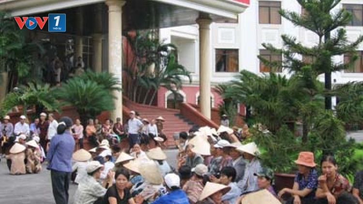 Vì sao đơn thư khiếu nại vượt cấp vẫn chưa giảm (18/5/2016)