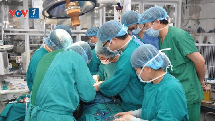 Bệnh viện Hữu nghị Việt - Đức thực hiện thành công ca ghép tạng xuyên Việt lần hai (Thời sự đêm 6/5/2016)