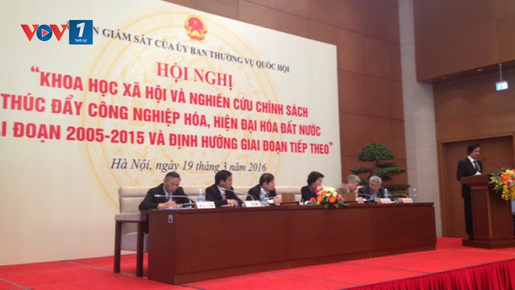 Ủy ban Thường vụ Quốc hội giám sát về vai trò của khoa học xã hội trong phát triển đất nước. (11/5/2016)