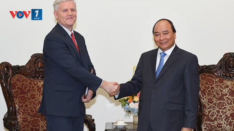 Thủ tướng Nguyễn Xuân Phúc tiếp Giám đốc quốc gia Ngân hàng Phát triển châu Á (ADB) tại Việt Nam, ông Eric Sidgwick. (Thời sự đêm 25/5/2016)