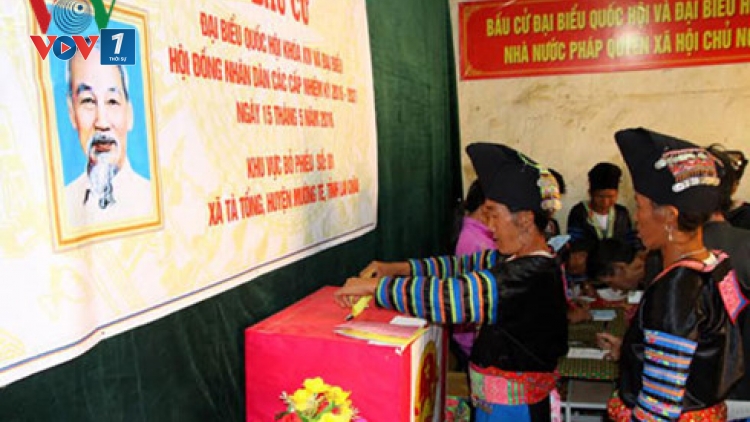 Rộn ràng ngày hội bầu cử sớm tại huyện Mường Tè, tỉnh Lai Châu và các đảo thuộc huyện đảo Trường Sa, tỉnh Khánh Hòa. (Thời sự trưa 15/5/2016)
