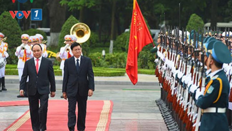 Thủ tướng Nguyễn Xuân Phúc đón và hội đàm với Thủ tướng Chính phủ Cộng hòa Dân chủ Nhân dân Lào Thongloun Sisoulith (Thời sự chiều 15/5/2016)