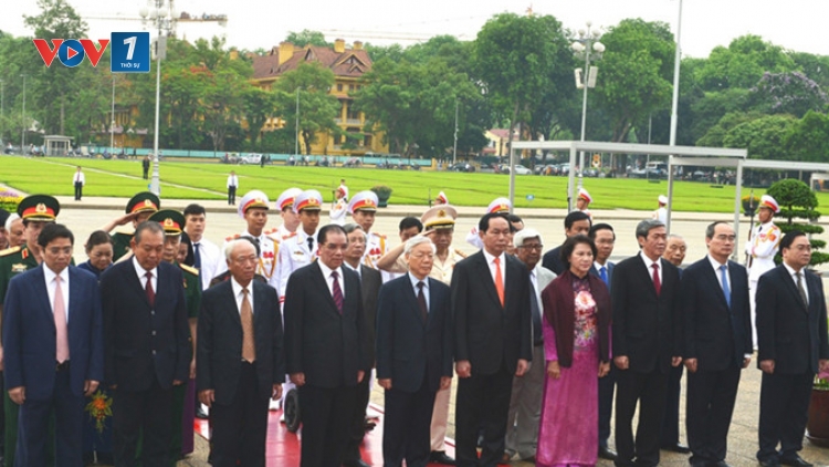 Lãnh đạo Đảng, Nhà nước vào Lăng viếng Chủ tịch Hồ Chí Minh nhân kỷ niệm 126 năm ngày sinh của Người (Thời sự chiều 19/5/2016)