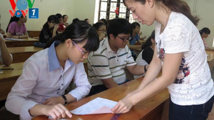 Nhà nước hỗ trợ kinh phí 125.000 đồng cho mỗi thí sinh dự kỳ thi Trung học phổ thông quốc gia.(Thời sự chiều 01/6/2016)