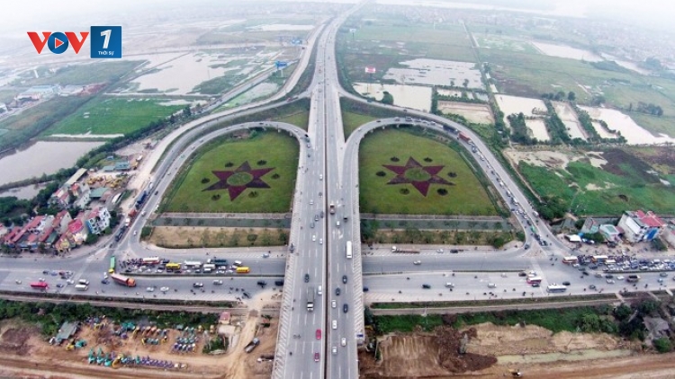Công bố Quy hoạch giao thông vận tải Thủ đô Hà Nội đến năm 2030, tầm nhìn tới năm 2050, tổng nguồn vốn dự kiến đầu tư là hơn 1,2 triệu tỷ đồng. (Thời sự đêm 30/7/2016)