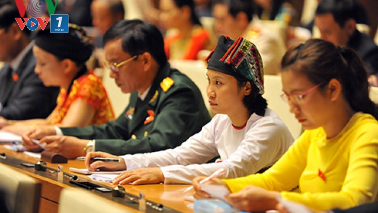 Những ngày thử thách đầu tiên của đại biểu (21/7/2016)
