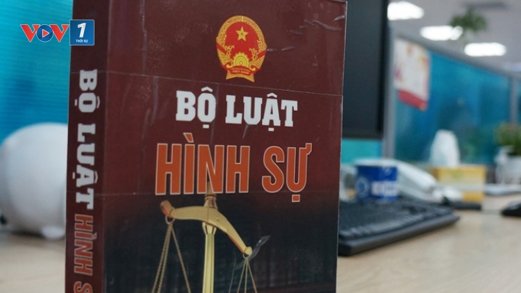 Bộ Tư pháp vẫn giữ nguyên điều 292 về tội cung cấp dịch vụ trái phép trên mạng máy tính, mạng viễn thông trong dự thảo Luật sửa đổi, bổ sung một số điều của Bộ luật Hình sự. (Thời sự chiều 16/8/2016)