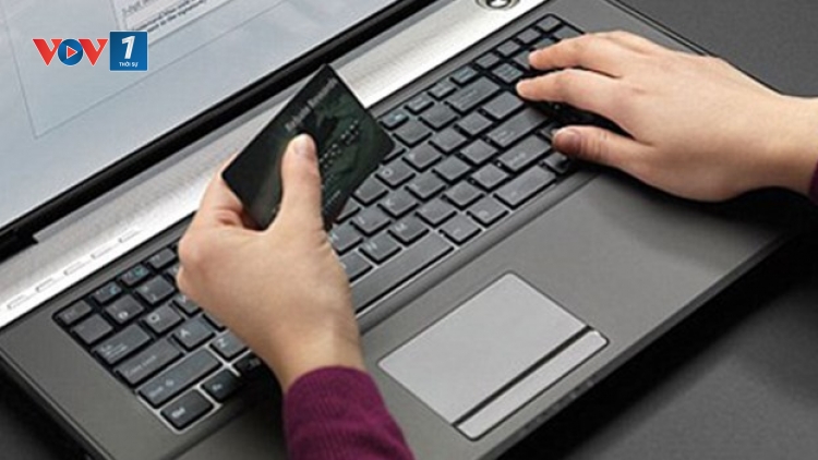 Các ngân hàng dồn dập cảnh báo lừa đảo qua mạng, sau vụ hacker tấn công ngành hàng không cuối tháng 7 vừa qua (Thời sự trưa 11/8/2016)