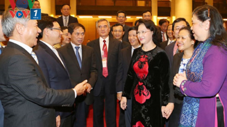 Chủ tịch Quốc hội Nguyễn Thị Kim Ngân gặp mặt các Đại sứ, Trưởng cơ quan đại diện Việt Nam ở nước ngoài nhân dịp tham dự Hội nghị Ngoại giao lần thứ 29 (Thời sự đêm 24/8/2016)