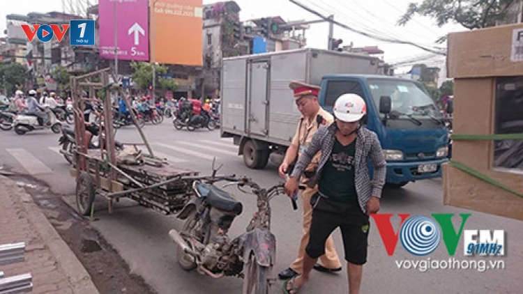 Hiểm họa từ xe tự chế, xe thô sơ chở hàng cồng kềnh (28/9/2016)