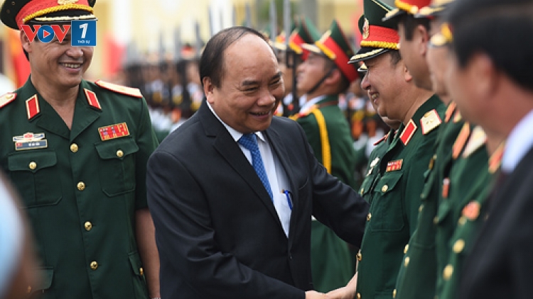 Thủ tướng Nguyễn Xuân Phúc yêu cầu cán bộ, chiến sỹ Bộ Tư lệnh Quân khu 3 phải tập trung phát triển kinh tế, gắn với xây dựng và tăng cường tiềm lực quốc phòng, thế trận quốc phòng toàn dân. (Thời sự đêm 18/9/2016)
