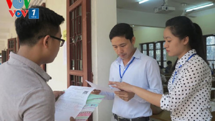 Các nhà Toán học chính thức kiến nghị Bộ Giáo dục và Đào tạo hoãn việc áp dụng hình thức thi trắc nghiệm đối với môn Toán trong kỳ thi Trung học phổ thông quốc gia 2017 (Thời sự chiều 24/9/2016)