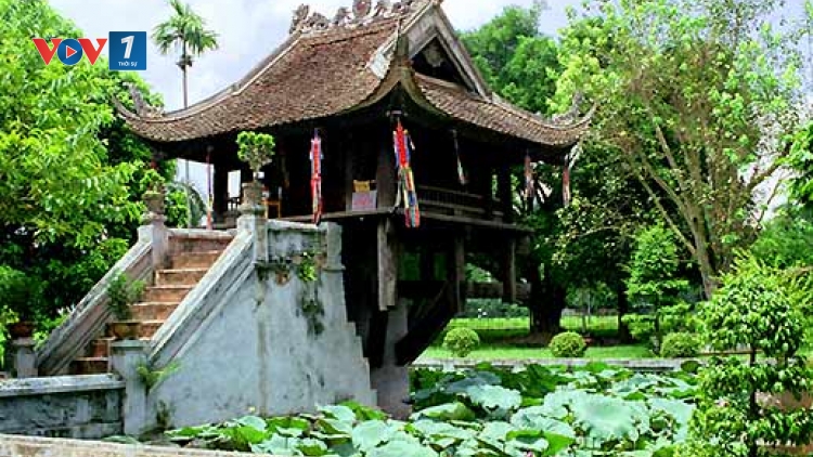 Đêm giao thừa Tết Đinh Dậu 2017, thành phố Hà Nội sẽ không bắn pháo hoa mà vận động các nhà thờ, đền, chùa rung chuông thời khắc đón năm mới. (Thời sự đêm 03/01/2017)