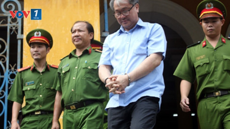 Tòa án nhân dân cấp cao tại thành phố Hồ Chí Minh tuyên án phúc thẩm đối với các bị cáo trong vụ án thất thoát hơn 9.000 tỷ tại Ngân hàng Xây dựng Việt Nam, đồng thời quyết định khởi tố thêm 3 vụ án khác (Thời sự chiều 24/1/2017)