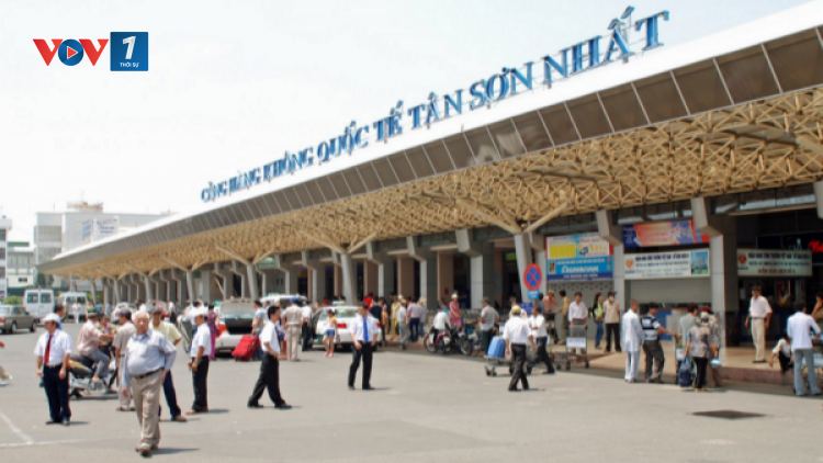 Sân bay Tân Sơn Nhất, thành phố Hồ Chí Minh đề nghị hạn chế tối đa người đưa đón trong dịp Tết để giảm bớt quá tải (Thời sự chiều 08/01/2017)