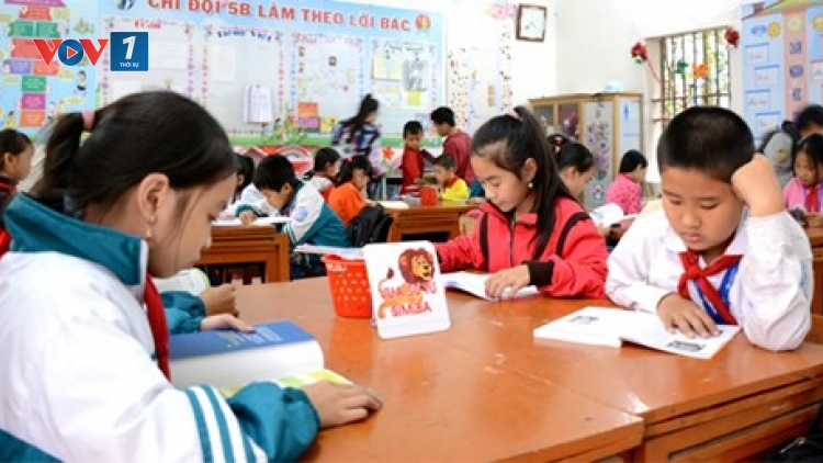 Chị Nguyễn Thị Hương Liên, Giám đốc Công ty CP Sao Thái Dương với hành trình “gieo mầm” văn hóa đọc đến với trẻ em vùng quê nghèo tỉnh Nam Định. (10/01/2017)