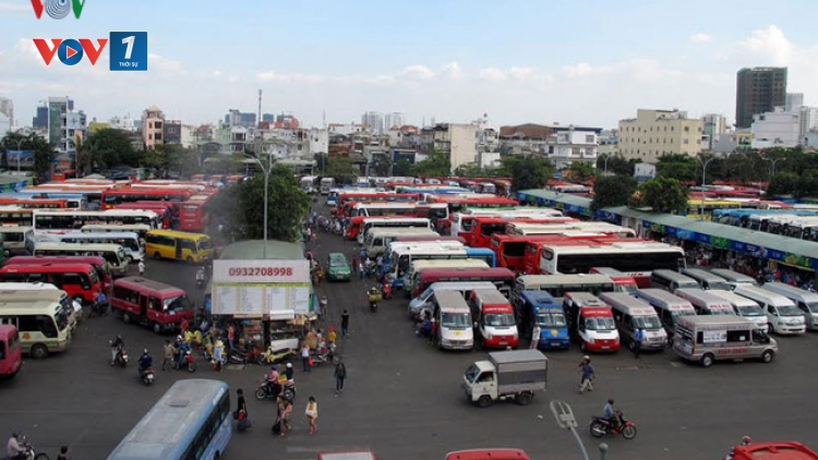 Ủy ban An toàn giao thông Quốc gia đề nghị Ban An toàn giao thông tỉnh, thành phố trực thuộc Trung ương xử lý nghiêm việc tăng giá vé vận chuyển hành khách sai quy định trong dịp Tết. Trong khi đó, nhiều hãng xe đã tăng giá vé từ 7% đến 60% so với ngày thường (Thời sự trưa 20/1/2017)
