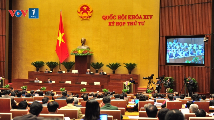 Các đại biểu Quốc hội đề nghị Chính phủ cần thực hiện nghiêm chủ trương tinh giản biên chế, đồng thời không thu hút đầu tư bằng mọi giá (Thời sự trưa 31/10/2017)