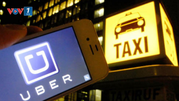 Taxi thường và taxi công nghệ: Câu chuyện cạnh tranh và vấn đề pháp lý. (11/10/2017)