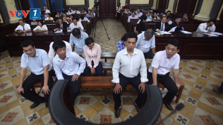 Đại diện  Bộ Y tế khẳng định đã làm đúng các quy định của pháp luật trong vụ án "Buôn lậu, làm giả con dấu, tài liệu của cơ quan, tổ chức xảy ra tại công ty VN Pharma". (Thời sự trưa 27/10/2017)