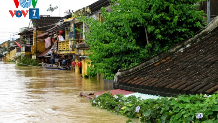 Phát triển du lịch bền vững: Bài học từ cơn lũ dữ tàn phá các di sản ở miền Trung (24/11/2017)