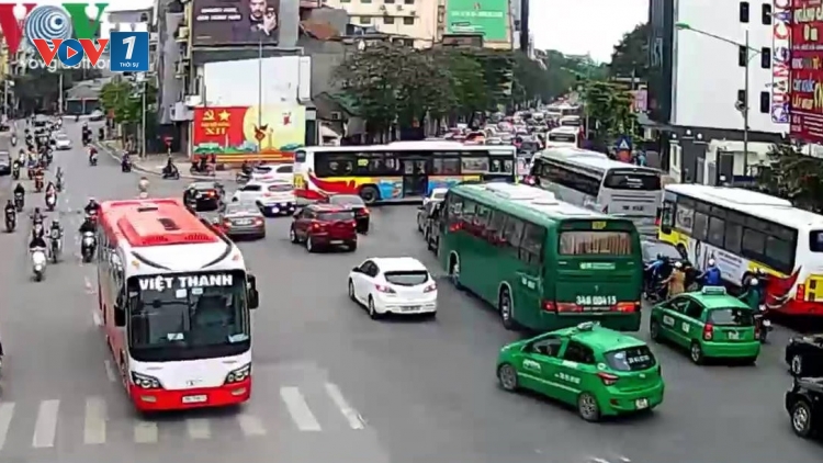 Đẩy mạnh tuyên truyền pháp luật về giao thông và xử lý nghiêm các hành vi vi phạm (10/11/2017)