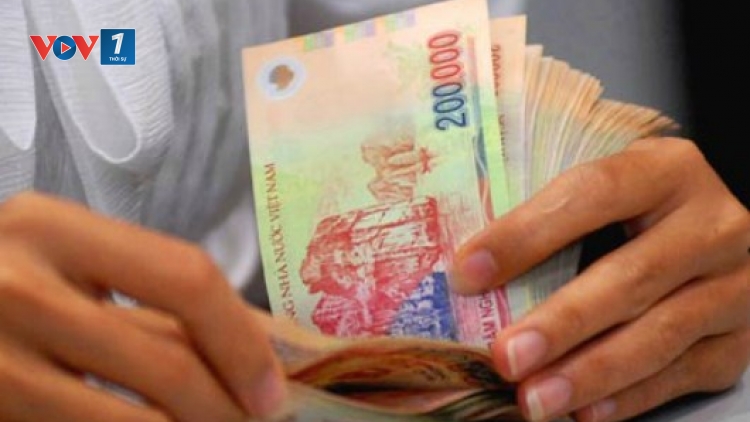 Nhiều chính sách mới về lao động, tiền lương, bảo hiểm xã hội, thuế, lãi suất ngân hàng sẽ có hiệu lực thi hành từ tháng 1/2018: Trong đó, đáng chú ý hàng triệu lao động sẽ được tăng lương theo quy định mới về lương tối thiểu vùng (Thời sự trưa 31/12/2017)