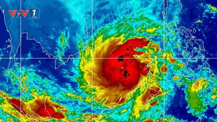 Dự kiến tối mai, bão số 16, cơn bão muộn mạnh nhất từ trước tới nay sẽ ảnh hưởng trực tiếp đến các tỉnh từ Bà Rịa-Vũng Tàu đến Cà Mau. (Thời sự trưa 24/12/2017)