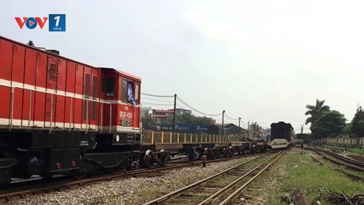 Tập trung đầu tư và kết nối vận tải đường sắt (07/02/2017)