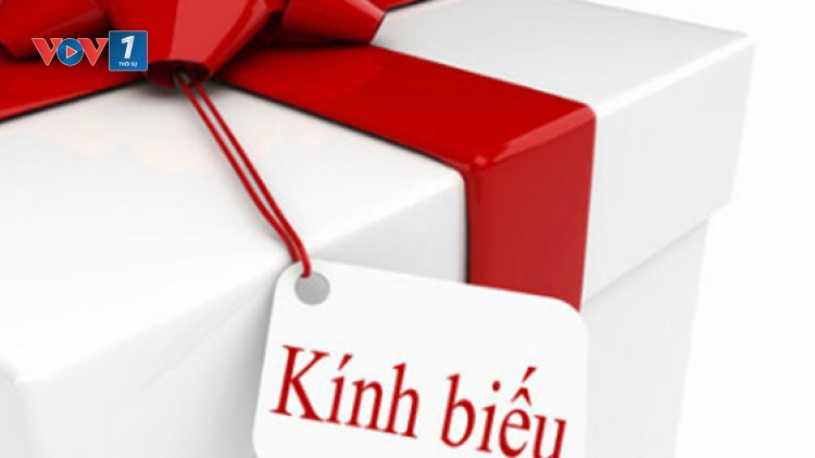 Thanh tra Chính phủ chưa phát hiện trường hợp tặng quà, nhận quà không đúng quy định trong dịp Tết Đinh Dậu vừa qua. (Thời sự đêm 08/02/2017)