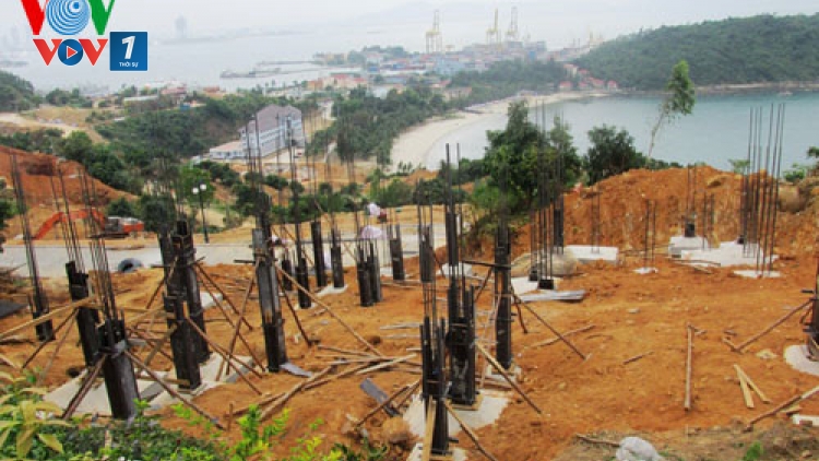 Thành ủy Đà Nẵng yêu cầu làm rõ trách nhiệm của các cơ quan, đơn vị, địa phương và cá nhân đã để xảy ra các vụ xây dựng không phép trên địa bàn (Thời sự đêm 23/3/2017)