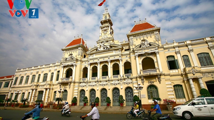 Đoàn giám sát của Quốc hội yêu cầu thành phố Hồ Chí Minh cần sắp xếp lại 3000 biên chế vượt chỉ tiêu được giao (Thời sự đêm 27/3/2017)