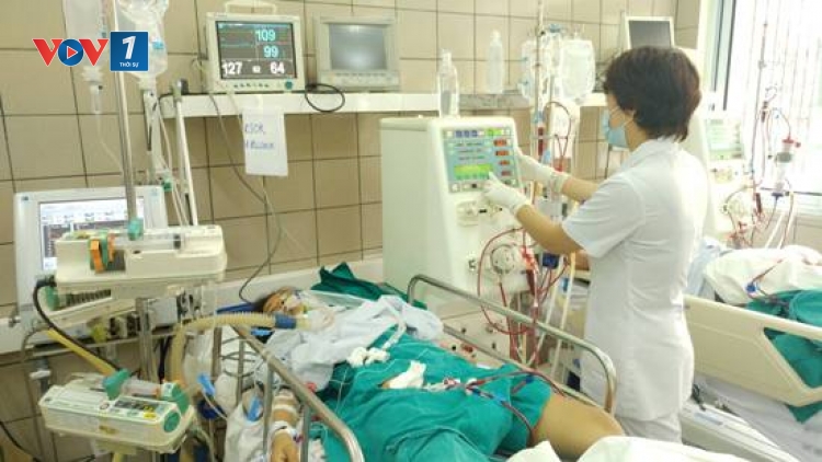 Thêm 1 trường hợp ở Hà Nội tử vong do ngộ độc rượu methanol (Thời sự trưa 14/3/2017)