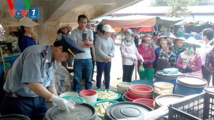 Cuộc chiến chống thực phẩm bẩn: Làm sao đảm bảo quyền lợi cho người tiêu dùng? (18/3/2017)