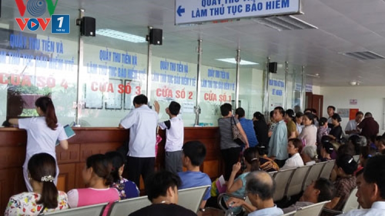 Thông tuyến Bảo hiểm Y tế: Tăng quyền lợi, tăng bất cập (2/3/2017)