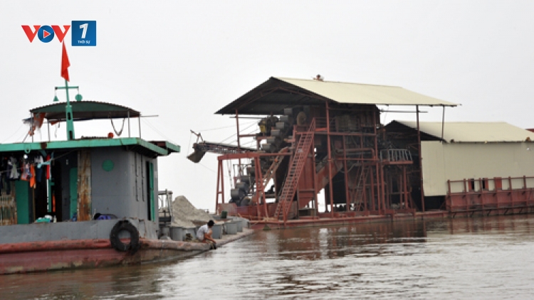 Tạm giữ hình sự nhóm đối tượng có hành vi đe dọa Chủ tịch UBND tỉnh Bắc Ninh. (Thời sự đêm 01/4/2017)