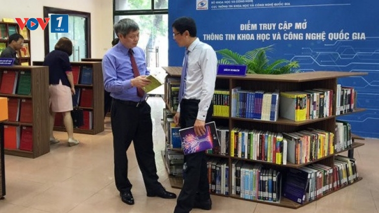 Bộ Khoa học và Công nghệ khai trương điểm truy cập quốc gia giúp tiếp cận hàng triệu tài liệu khoa học (Thời sự đêm 17/5/2017)