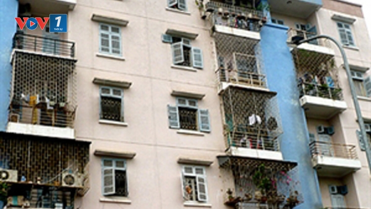 Nhiều nhà tái định cư ở Hà Nội bị bỏ trống do chất lượng kém, người dân không đến ở, gây lãng phí lớn cho ngân sách (Thời sự trưa 06/5/2017)
