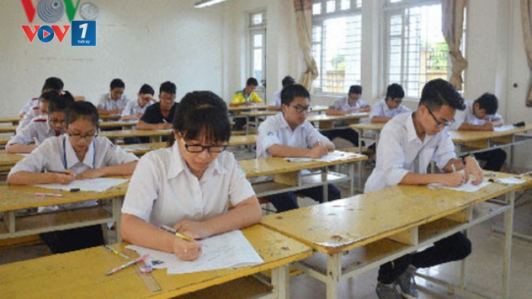 Liệu có “quẳng được gánh nặng” nỗi lo thi cử? (13/5/2017)