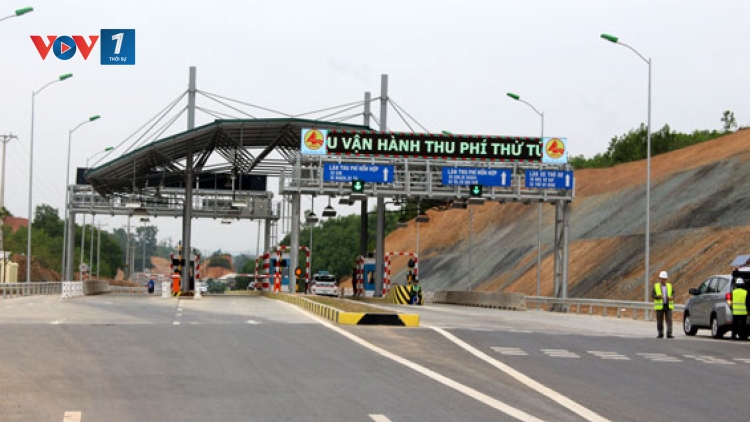 Trạm thu phí Quốc lộ 3 mới đoạn Hà Nội – Thái Nguyên vấp phải sự phản đối của người dân địa phương ngay khi chuẩn bị đưa vào khai thác. (Thời sự trưa 21/5/2017)