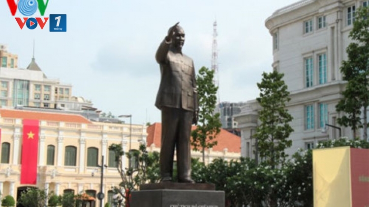 Nhiều địa phương trên cả nước tổ chức Lễ dâng hương báo công với Bác và biểu dương nhiều tập thể, cá nhân học tập và làm theo tấm gương đạo đức Hồ Chí Minh, nhân kỷ niệm 127 năm sinh nhật của Người (Thời sự trưa 19/5/2017)
