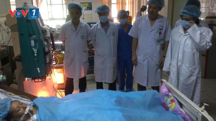 Vụ tai biến chạy thận tại Hòa Bình, tiếp tục bệnh nhân thứ 8 tử vong (Thời sự trưa 04/6/2017)