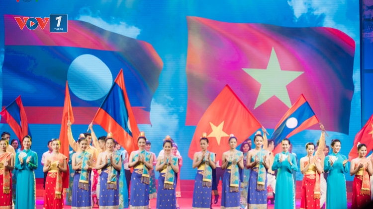 Mít tinh trọng thể kỷ niệm cấp Nhà nước 55 năm Ngày thiết lập quan hệ ngoại giao Việt Nam - Lào và 40 năm ngày ký hiệp ước hữu nghị và hợp tác giữa 2 nước (Thời sự trưa 18/7/2017)