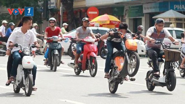 Cần tăng cường quản lý xe đạp điện (7/8/2017)