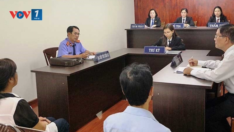 Ngồi ngang bằng với kiểm sát viên: Vị thế luật sư có tăng? (14/8/2017)