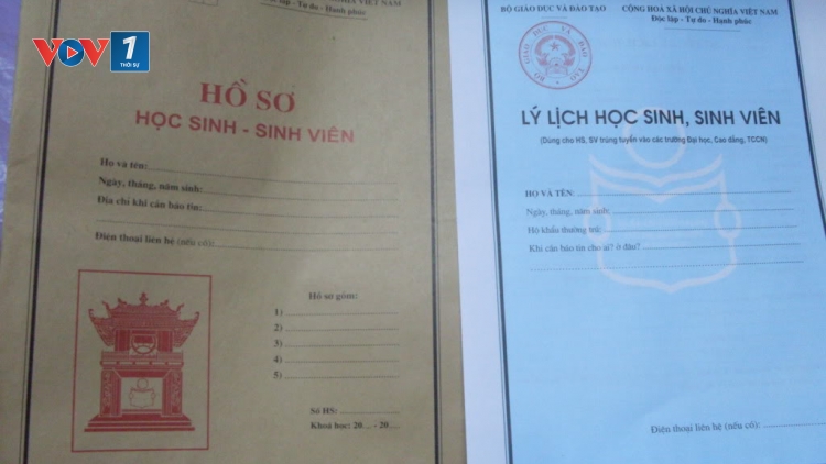 Từ năm nay, học sinh không cần xác nhận sơ yếu lý lịch khi nộp hồ sơ trúng tuyển vào các trường đại học, cao đẳng (Thời sự trưa 13/8/2017)