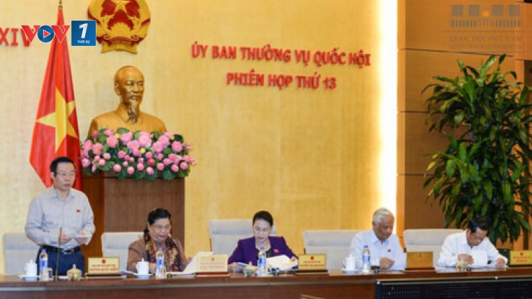 Cho ý kiến về việc điều chỉnh kế hoạch vốn ngân sách trung ương của Chính phủ năm nay, Ủy ban Thường vụ Quốc hội nhất trí thu hồi hơn 860 tỷ đồng của 5 bộ, ngành và 2 địa phương phân bổ không đúng quy định (Thời sự trưa 17/8/2017)