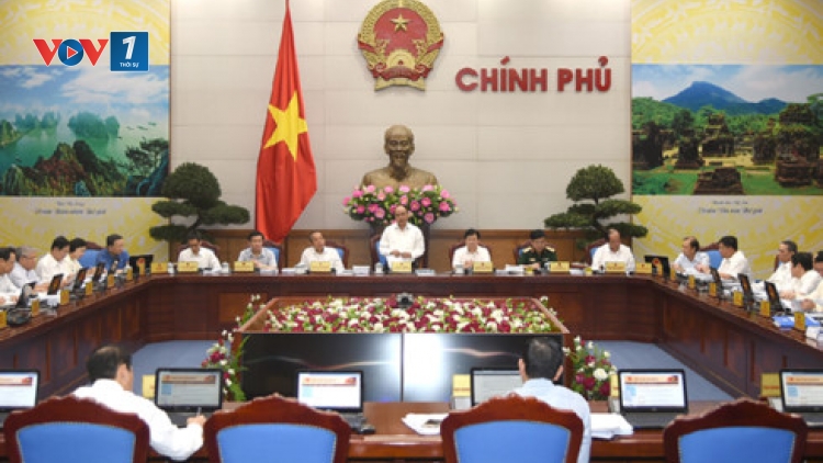 Thủ tướng Nguyễn Xuân Phúc cho rằng, một trong những điểm nghẽn của sự phát triển đất nước là thể chế (Thời sự trưa 22/8/2017)