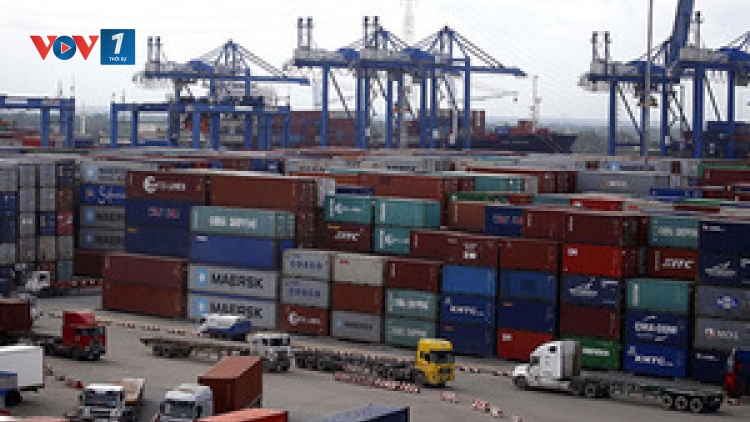 Cơ quan điều tra tạm giam 1 cán bộ Hải quan thành phố Hồ Chí Minh liên quan đến vụ việc hơn 200 container bị mất tích tại cảng Cát Lái (Thời sự trưa 11/9/2017)