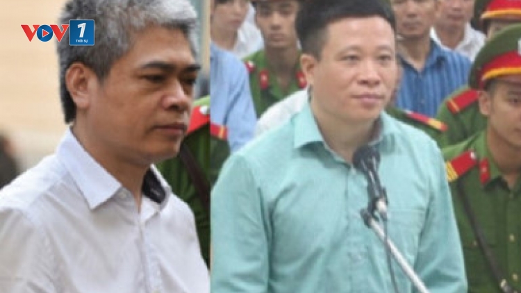 Tòa án nhân dân thành phố Hà Nội tuyên án 51 bị cáo trong vụ đại án xảy ra tại ngân hàng thương mại cổ phần Đại Dương, trong đó Hà Văn Thắm, nguyên Chủ tịch Hội đồng Quản trị OceanBank tù chung thân. Nguyễn Xuân Sơn, nguyên Tổng giám đốc Oceanbank bị tuyên án tử hình (Thời sự trưa 29/9/2017)